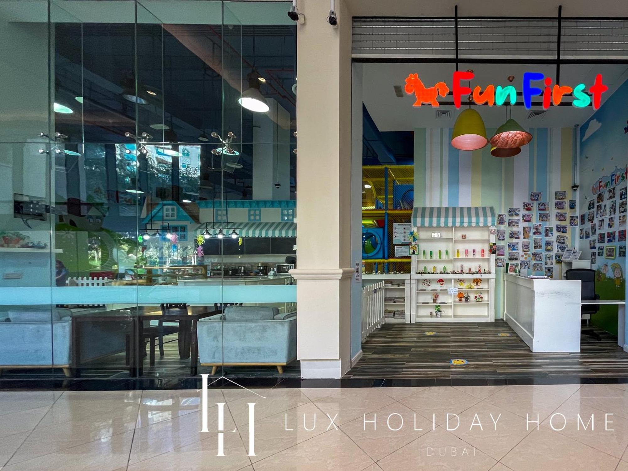 Lux The Shoreline Sea View Apartment