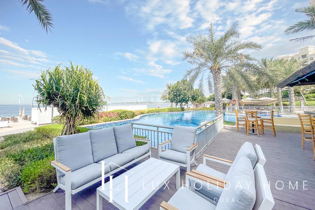 Lux The Shoreline Sea View Dubai